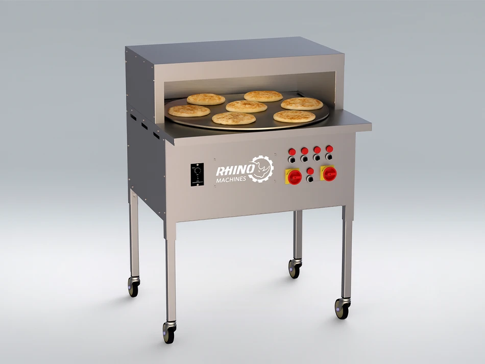 four à naan trois quart naans sur un four pour faire cuire les naans