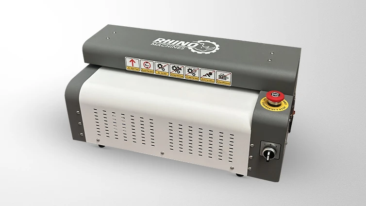 Matelasseur de carton compact